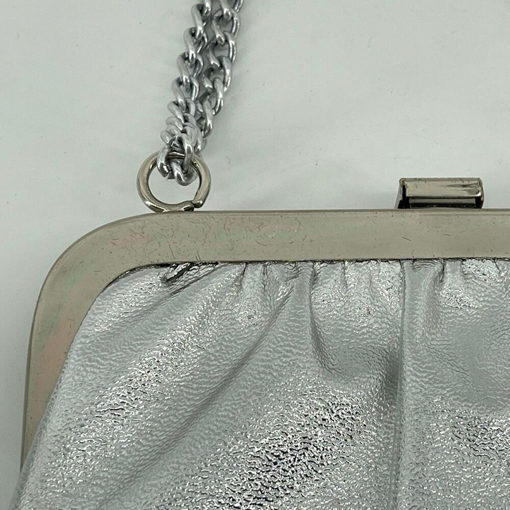 Vintage Metallic Silver Scalloped Frame Evening Bag Chain Shoulder Strap - Picture 15 of 16